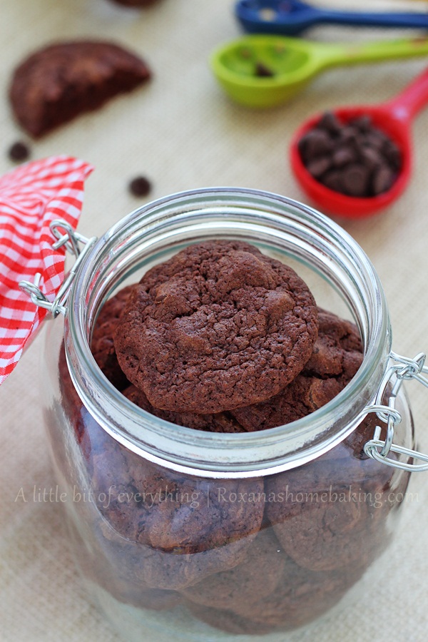 Triple chocolate brownie cookies - Soft, rich and fudgy with just the right amount of sweetness and addictive! It's just like eating a brownie but in a cookie form. Recipe from Roxanashomebaking.com