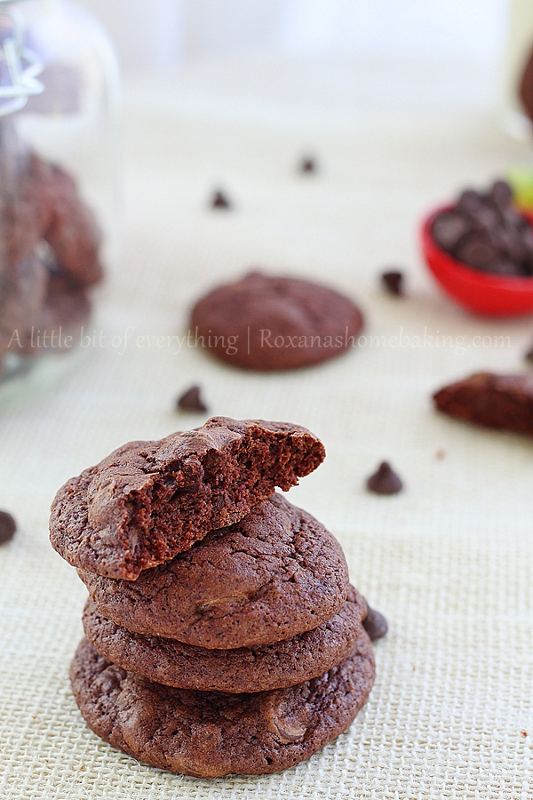 Triple chocolate brownie cookies - Soft, rich and fudgy with just the right amount of sweetness and addictive! It's just like eating a brownie but in a cookie form. Recipe from Roxanashomebaking.com