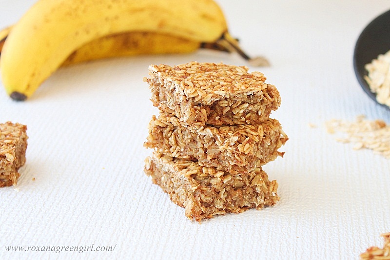 banana oat bars | Roxanashomebaking.com