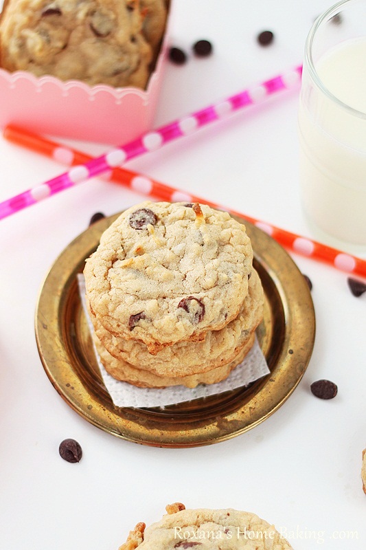 chocolate chip coconut cookies | Roxanashomebaking.com