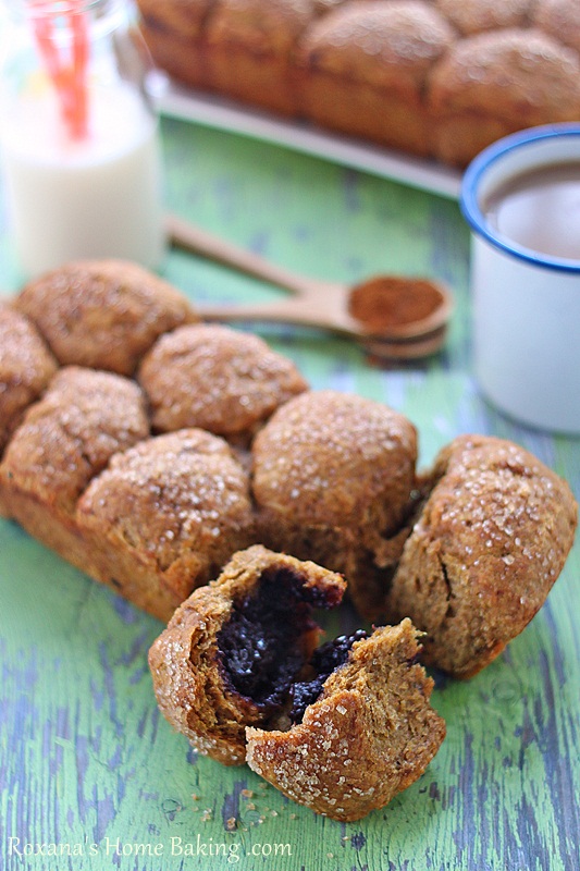 pull apart nutella filled pumpkin bread | roxanashomebaking.com