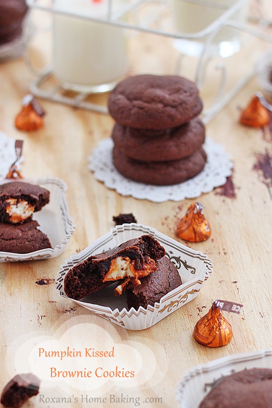 Pumpkin Kissed Brownie Cookies | Roxanashomebaking.com