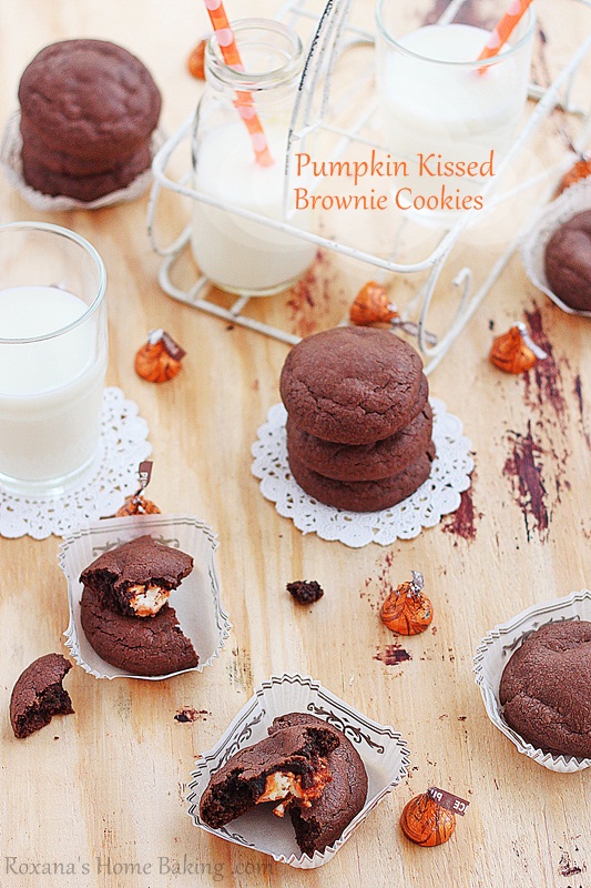 Pumpkin Kissed Brownie Cookies | Roxanashomebaking.com