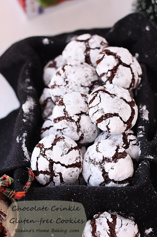 Chocolate crinkle cookies