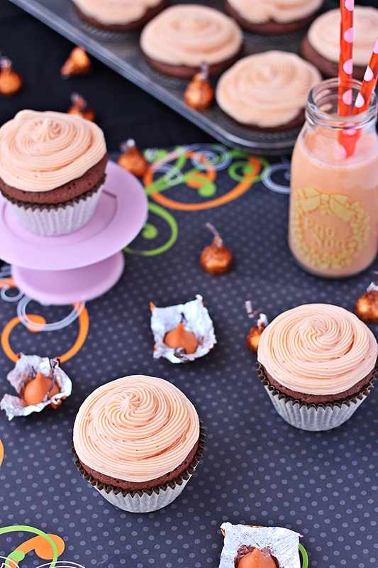 Sweet and flavorful from the eggnog and pumpkin spices, these pumpkin eggnog chocolate cupcakes are topped with a pumpkin flavored cream cheese frosting