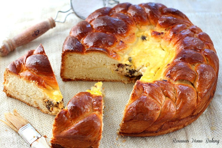 Romanian Easter sweet bread with cheese filling – Pască – Delicious Romania