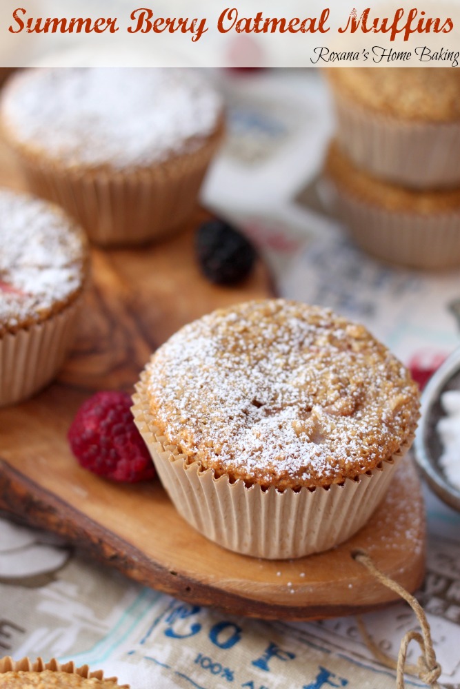 Berry oatmeal muffins from Roxanashomebaking.com Easy to make muffins, packed with fresh fruit, oats and whole wheat for a satisfying treat without feeling guilty