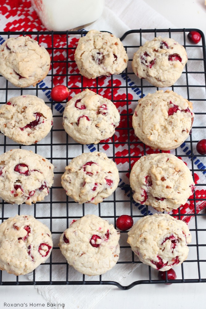 Nutty cranberry cookies