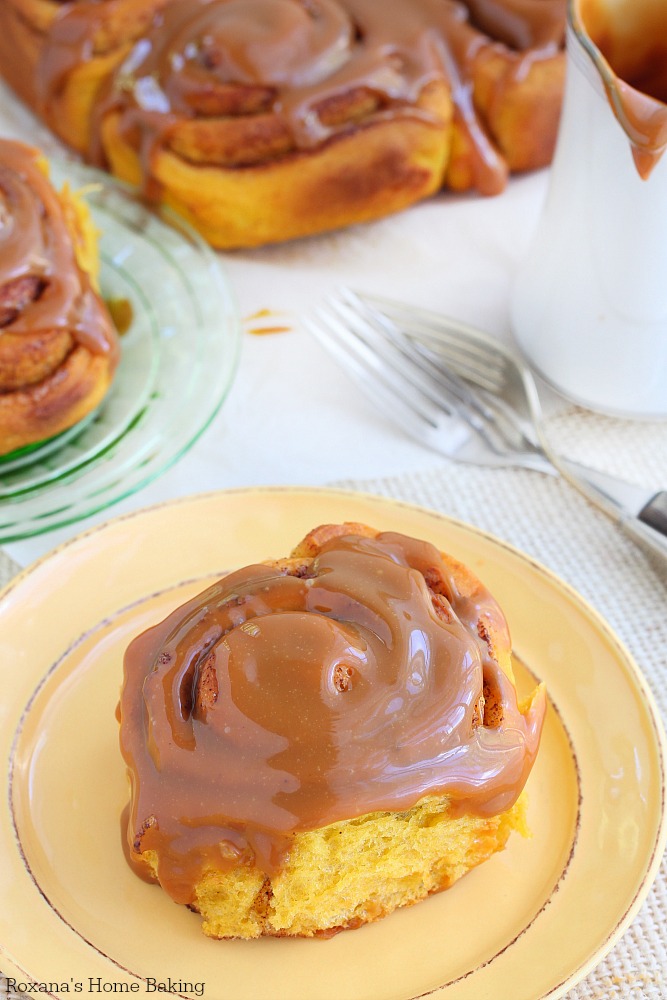 Pumpkin cinnamon rolls with caramel icing recipe