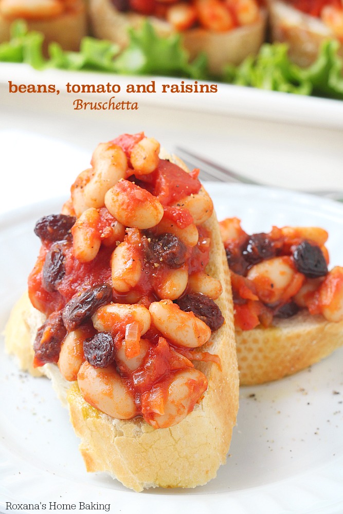 Toasted ciabatta slices topped with beans, tomato and raisins, bruschetta is a quick and easy party appetizer, last minute dinner idea or a afternoon snack!