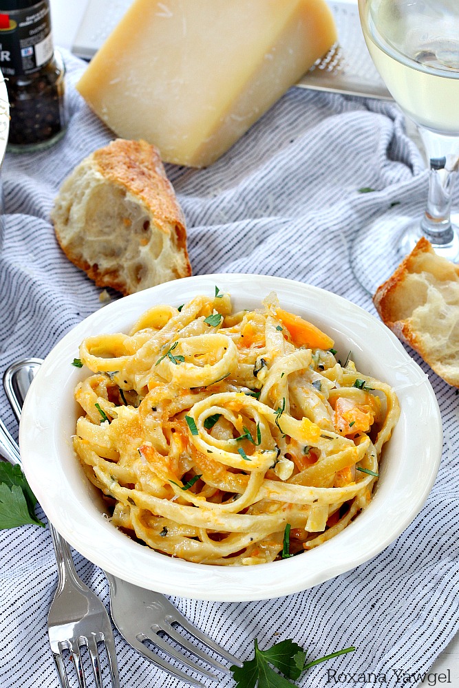 No-fuss creamy butternut squash pasta for those busy nights when you just don't have the time. Easy peasy with only one pan to clean up!