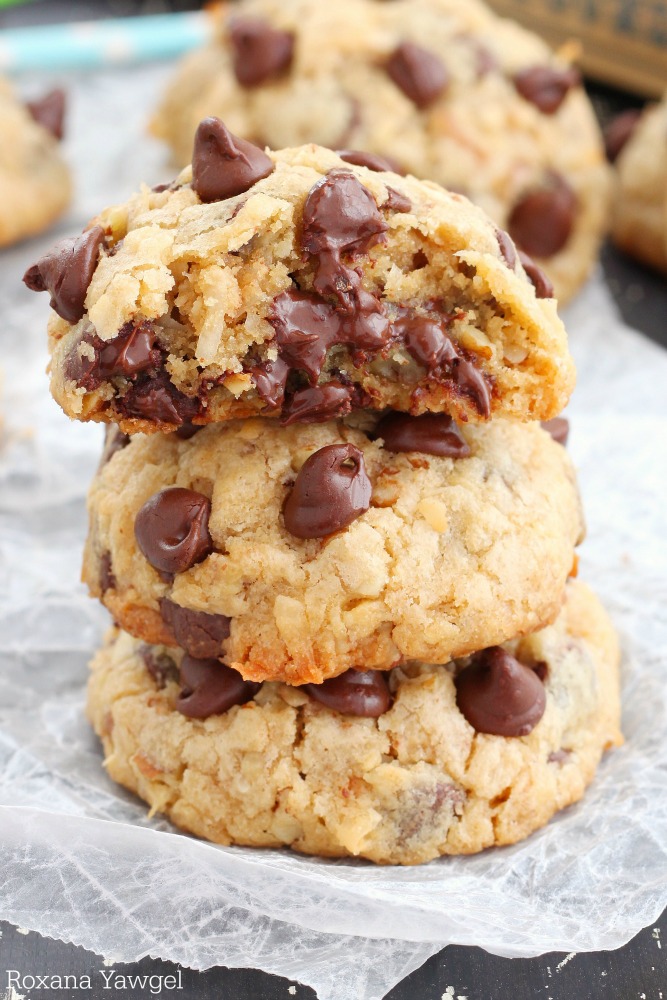 You won’t get enough of these soft and chewy loaded chocolate chip cookies packed with chopped pecans and coconut flakes! Totally irresistible!!!
