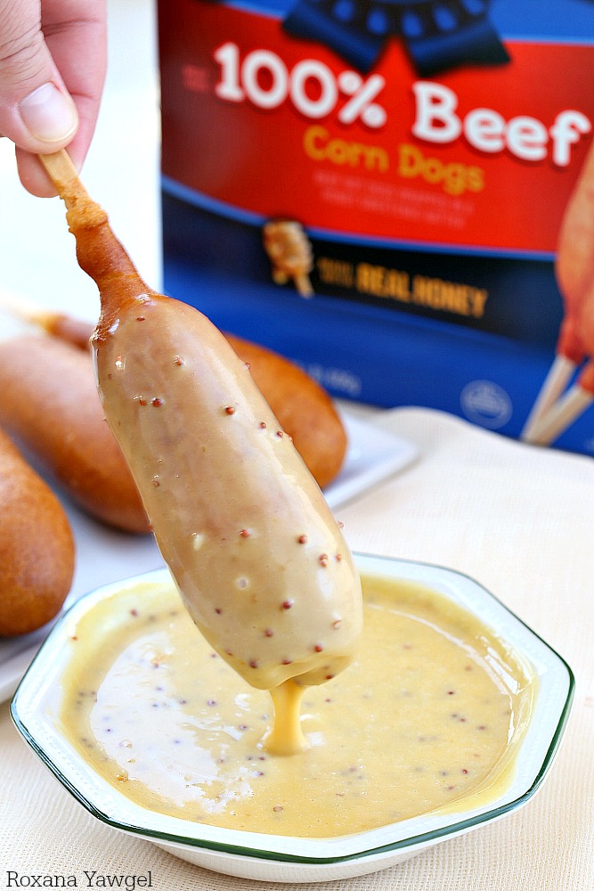 One of the easiest sauce ever, a wonderful blend of mustard with a hint of honey, this honey mustard sauce is a favorite around here!