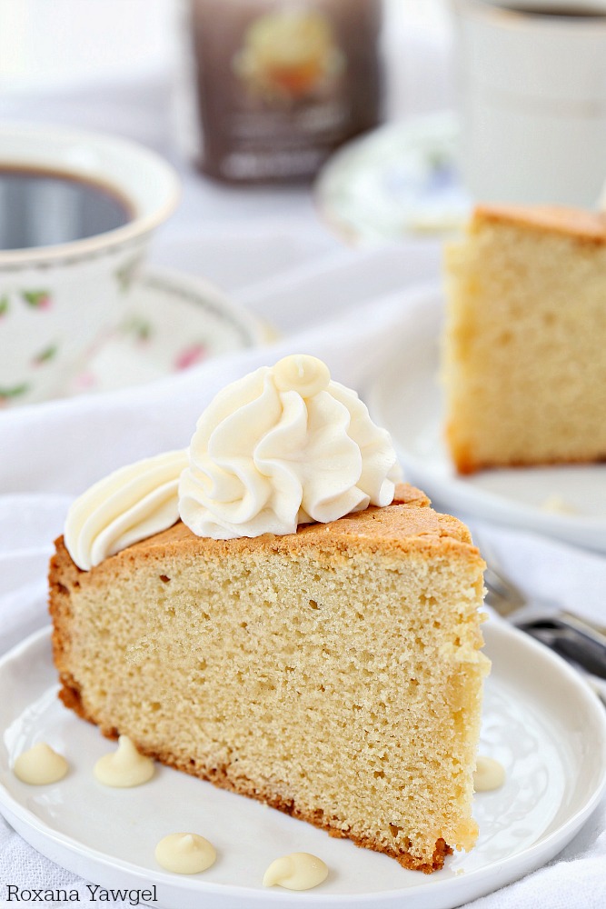 Delicious soft and tender cake with melted white chocolate in every bite, this white chocolate coffee cake is the perfect accompaniment to coffee, tea or as an afternoon snack.