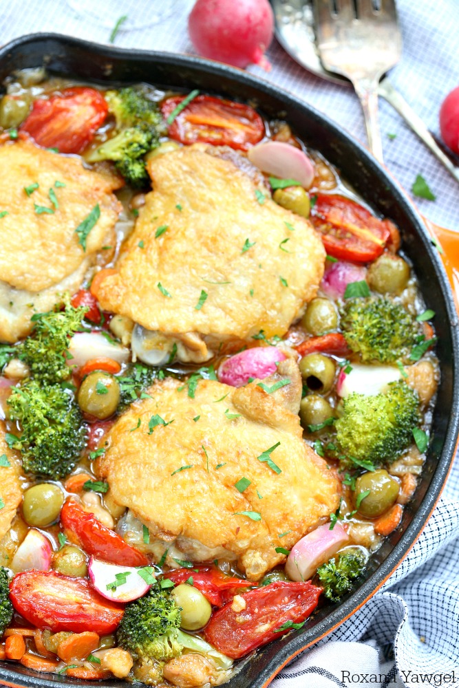 Flavorful and delicious, this one pot chicken thighs and fresh vegetables is made with simple ingredients to create a meal that kids and adults will love.