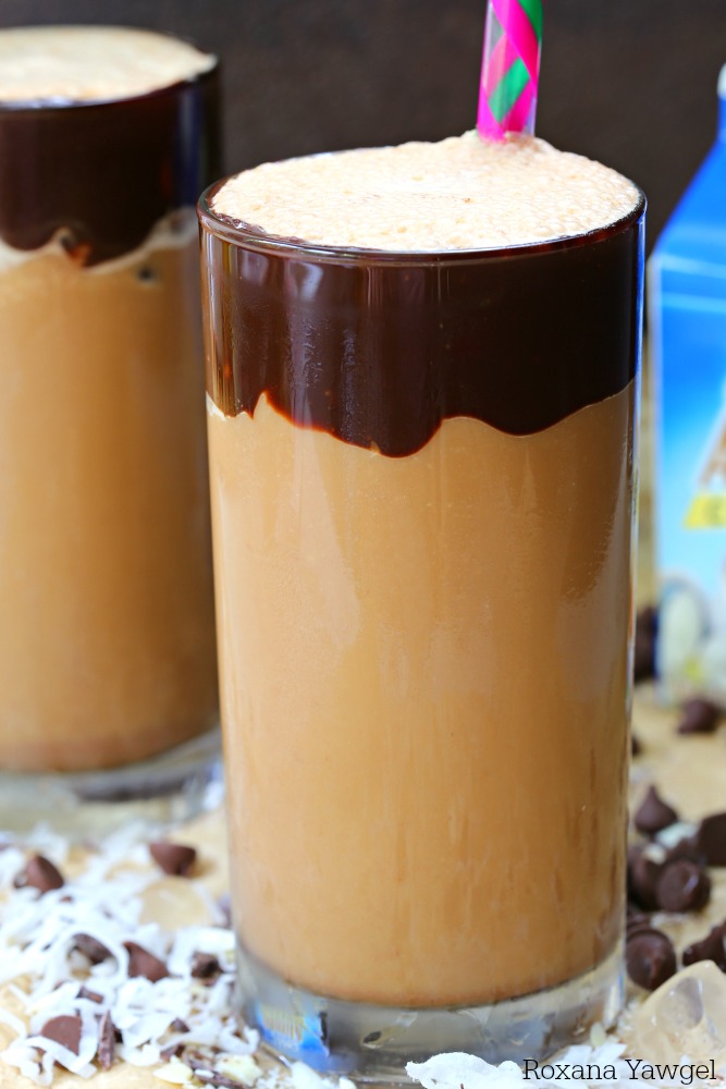Chocolate, coconut, and almond flavors are bursting in this homemade almond joy iced coffee. Your favorite candy bar now in a refreshing coffee drink. 
