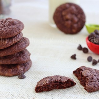 triple chocolate brownie cookies | Roxanashomebaking.com