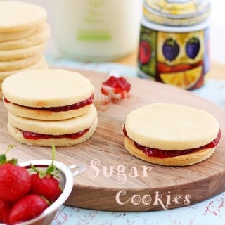 lemon sugar cookies | roxanashomebaking.com