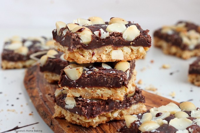 Chocolate fudge macadamia cookie bars recipe