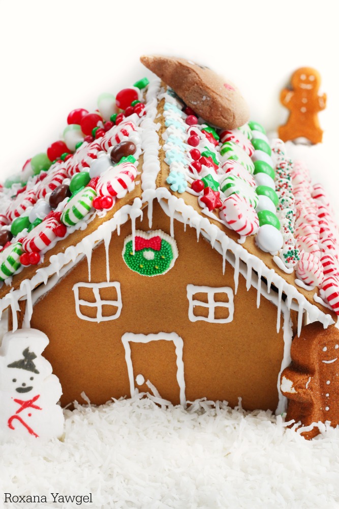 Simple Christmas Gingerbread Houses